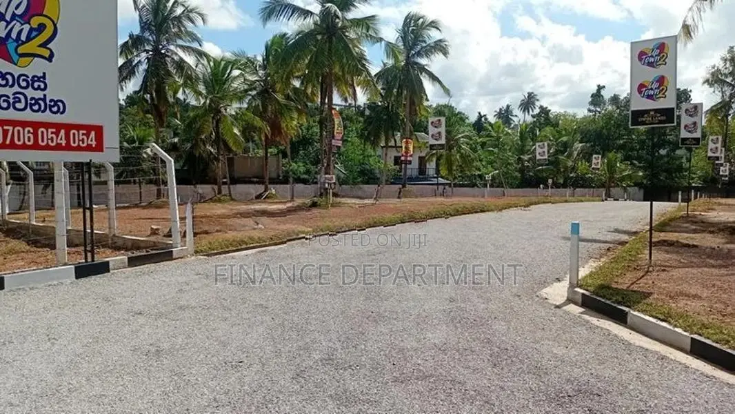මීගමුව - මඩම්පැල්ල 250 ප්‍රධාන බස් පාරට ඇවිදින දුරින්