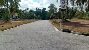 මීගමුව - මඩම්පැල්ල 250 ප්‍රධාන බස් පාරට ඇවිදින දුරින්