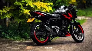 Bajaj Pulsar 180 2011