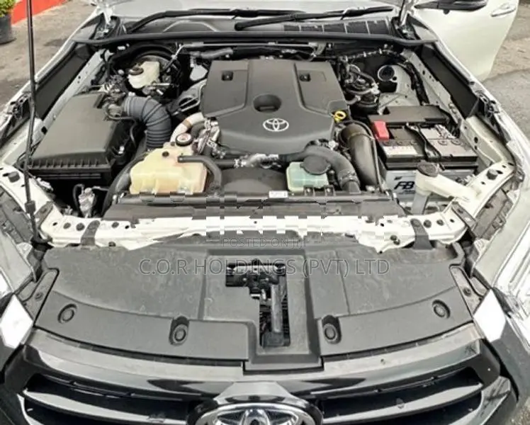 Toyota Hilux V GRADE B/N 1GD 2025