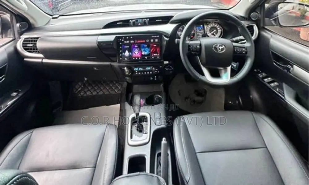 Toyota Hilux V GRADE B/N 1GD 2025