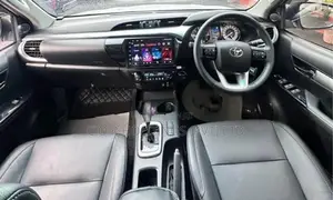 Toyota Hilux V GRADE B/N 1GD 2025