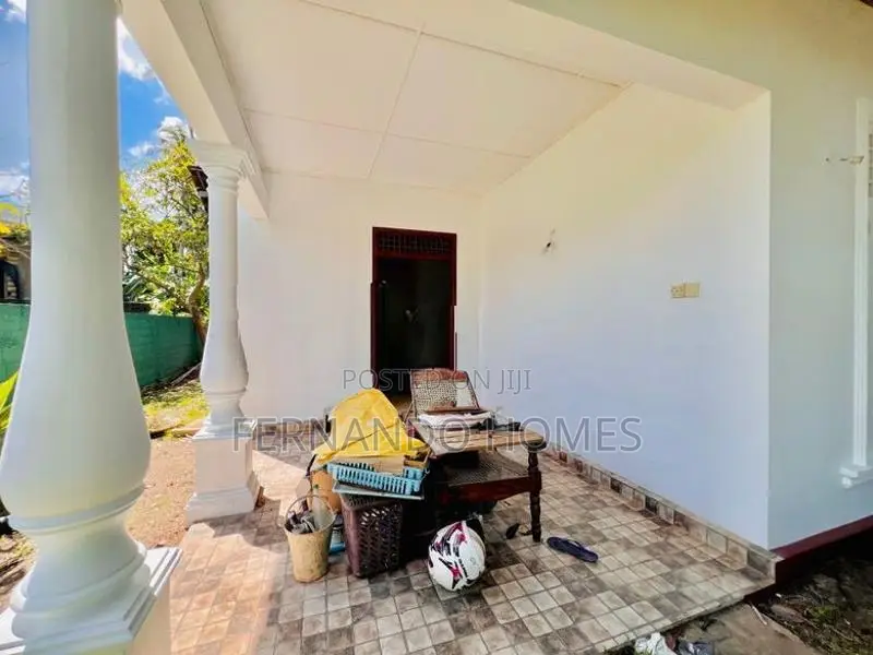 Good Conditions Daluwakotuwa House For Sale In Negombo