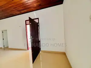 Good Conditions Daluwakotuwa House For Sale In Negombo