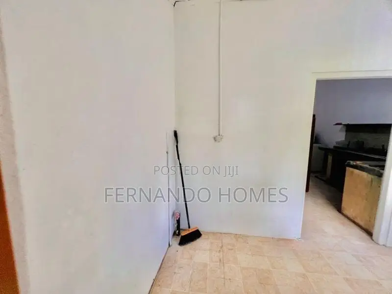 Good Conditions Daluwakotuwa House For Sale In Negombo