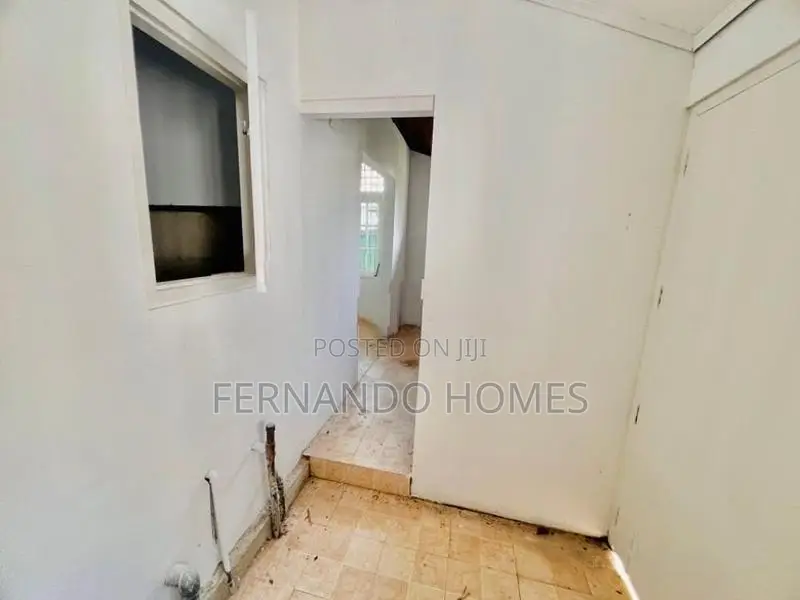 Good Conditions Daluwakotuwa House For Sale In Negombo