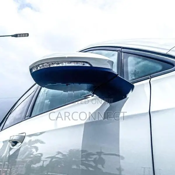 Volkswagen Golf eTSI 2023
