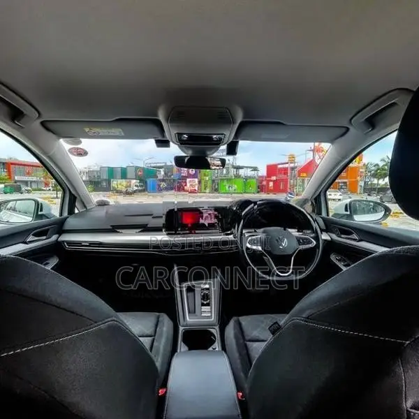 Volkswagen Golf eTSI 2023