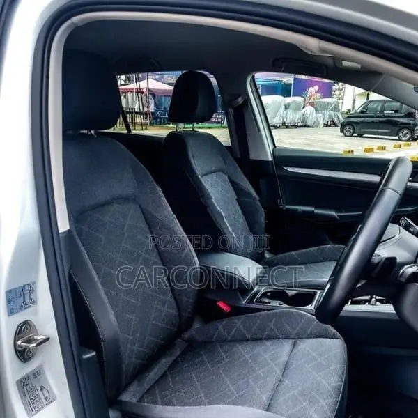 Volkswagen Golf eTSI 2023