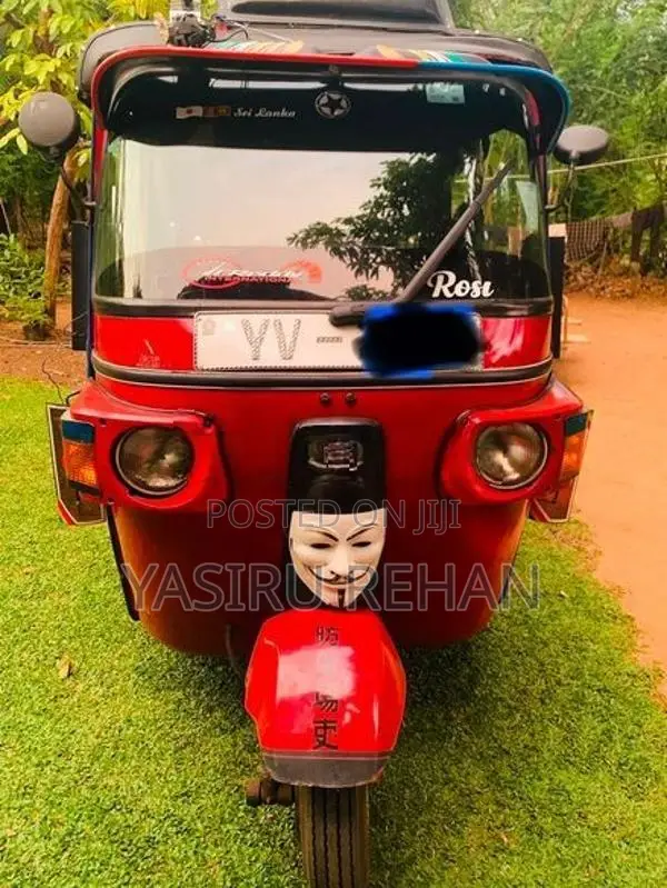 Bajaj RE 2012