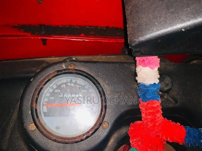Bajaj RE 2012