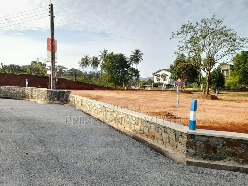 කුරුණෑගල උයන්දන ඉඩමක් විකිණීමට