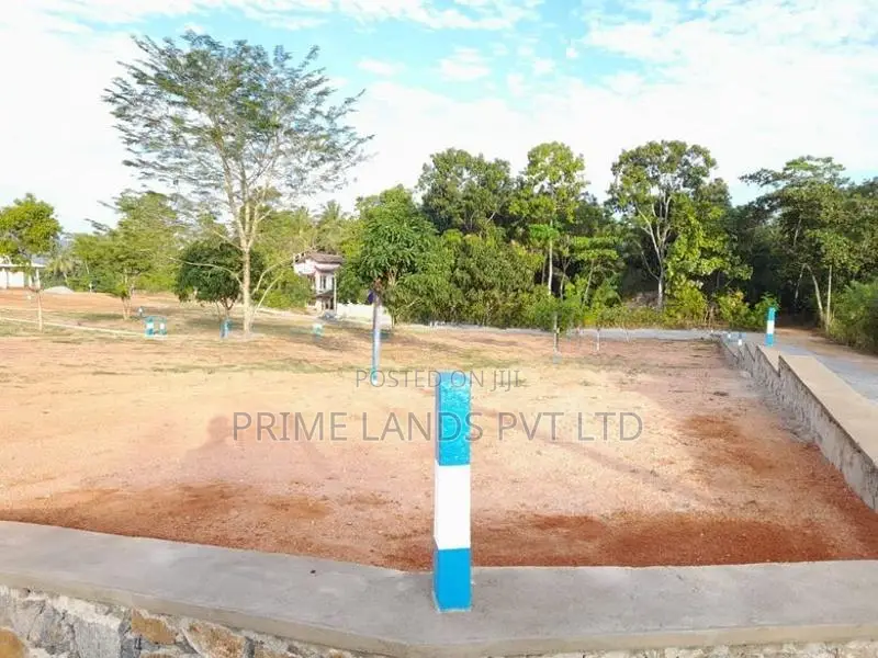 කුරුණෑගල උයන්දන ඉඩමක් විකිණීමට