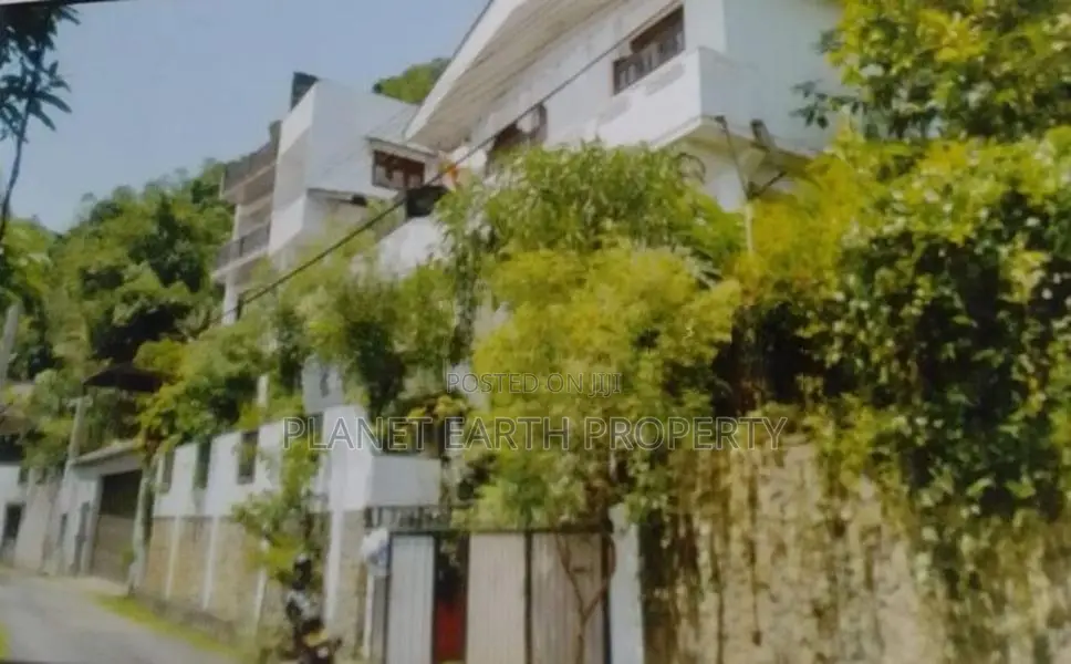 Three storeys Modern House for immediate sale at Kandy