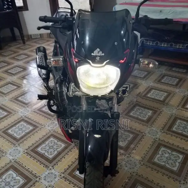 Bajaj Pulsar 150 2017