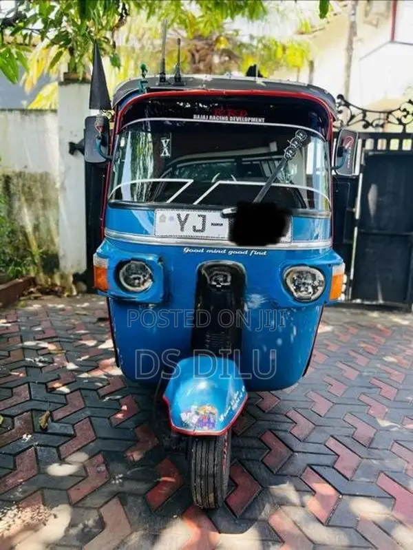 Bajaj RE 2011