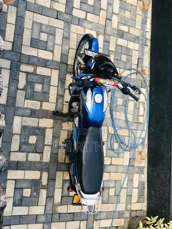 Bajaj CT100 2005