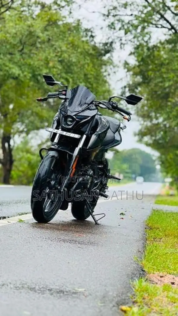 Bajaj Pulsar N160 2025