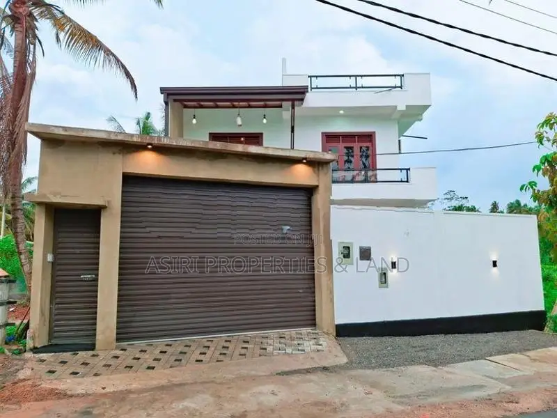 LUXURY HOUSE FOR SALE IN KOTTAWA SIDDAMULLA