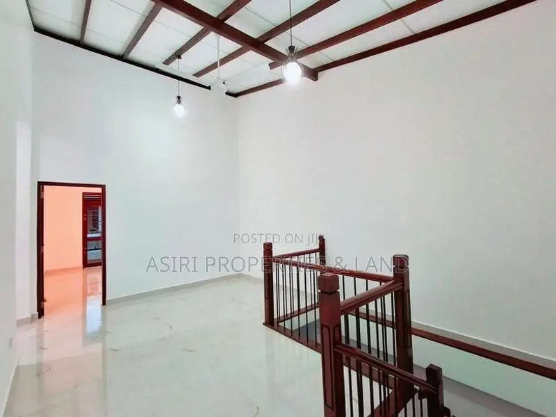 LUXURY HOUSE FOR SALE IN KOTTAWA SIDDAMULLA