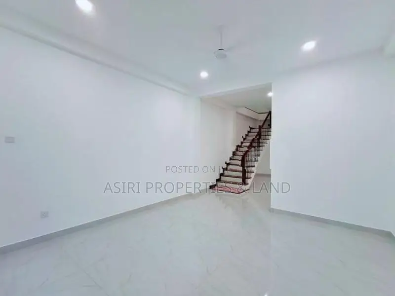 LUXURY HOUSE FOR SALE IN KOTTAWA SIDDAMULLA
