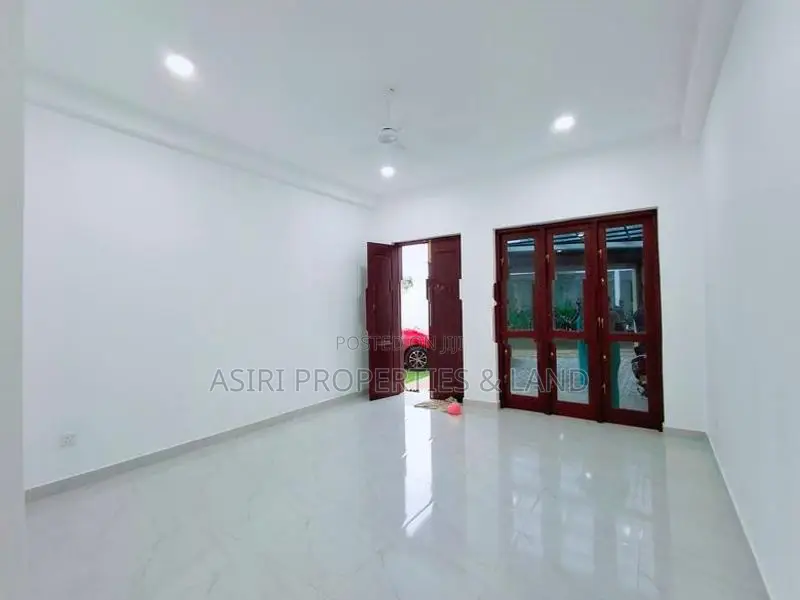 LUXURY HOUSE FOR SALE IN KOTTAWA SIDDAMULLA