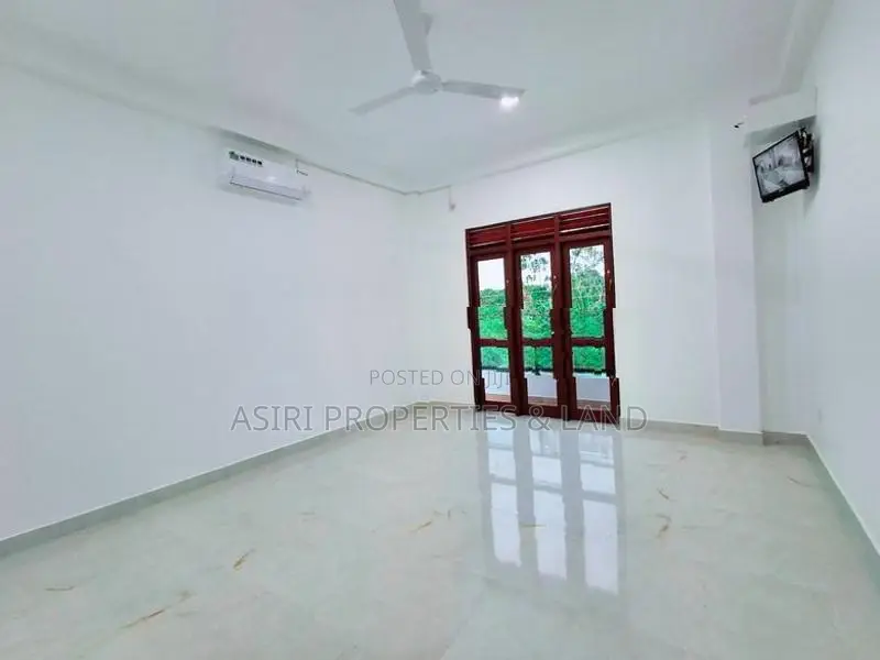 LUXURY HOUSE FOR SALE IN KOTTAWA SIDDAMULLA