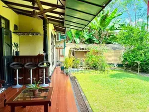 ගෝනපලින් අංගසම්පූර්ණ නිවසක්