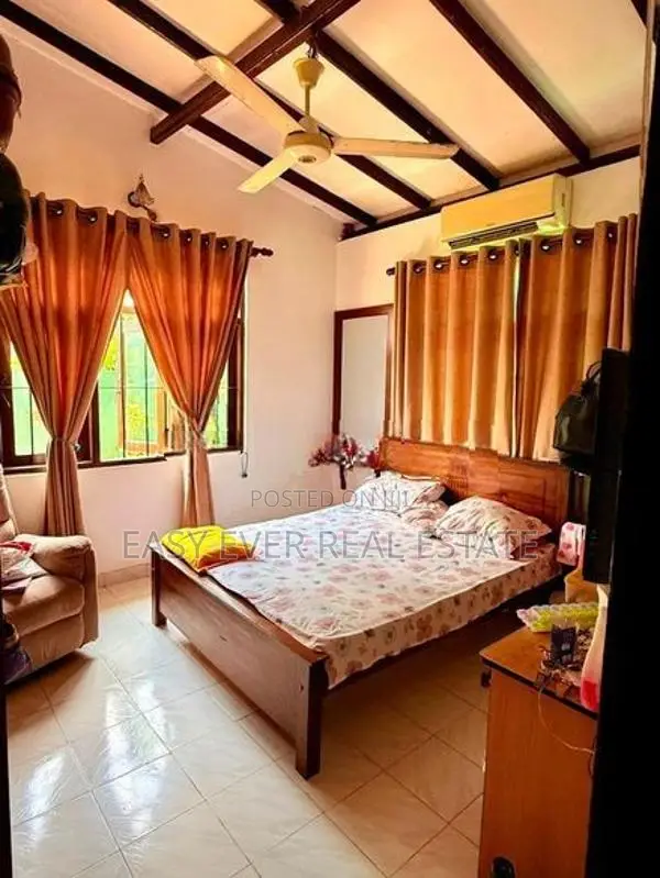 ගෝනපලින් අංගසම්පූර්ණ නිවසක්