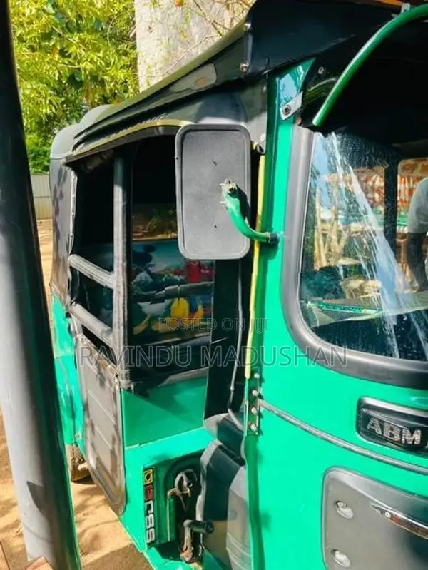 Bajaj RE 2016