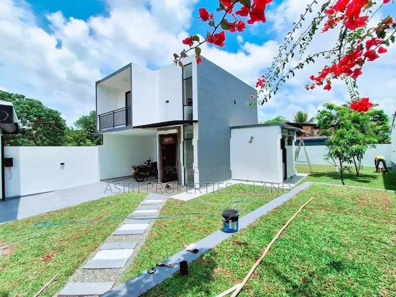 TWO STORY HOUSE FOR SALE IN PILIYANDALA GONAPOLA
