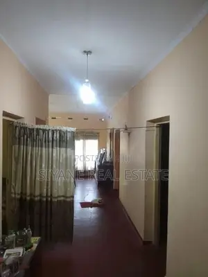 Prime Land for Sale with A Charming Old-Style House Averiwatta