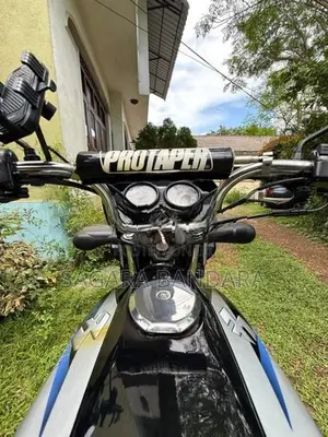 Bajaj CT100 2012