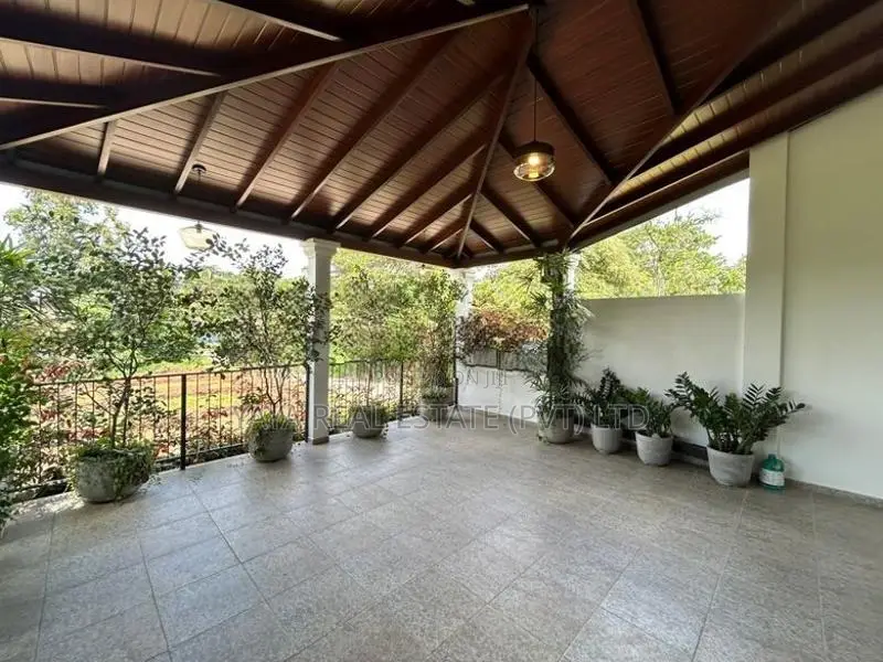 Luxury Brand New House for Sale in Battharamulla