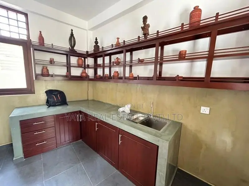 Luxury Brand New House for Sale in Battharamulla