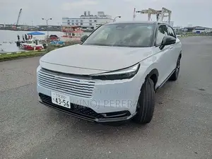 Honda Vezel Z play Premium 2025