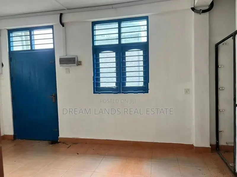 COMMERCIAL BUILDING FOR RENT IN NEGOMBO (SP776)
