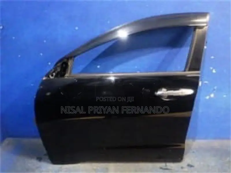 Honda Vezel RU3 Front Door Panel