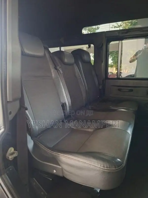 Land Rover Defender 110 2015