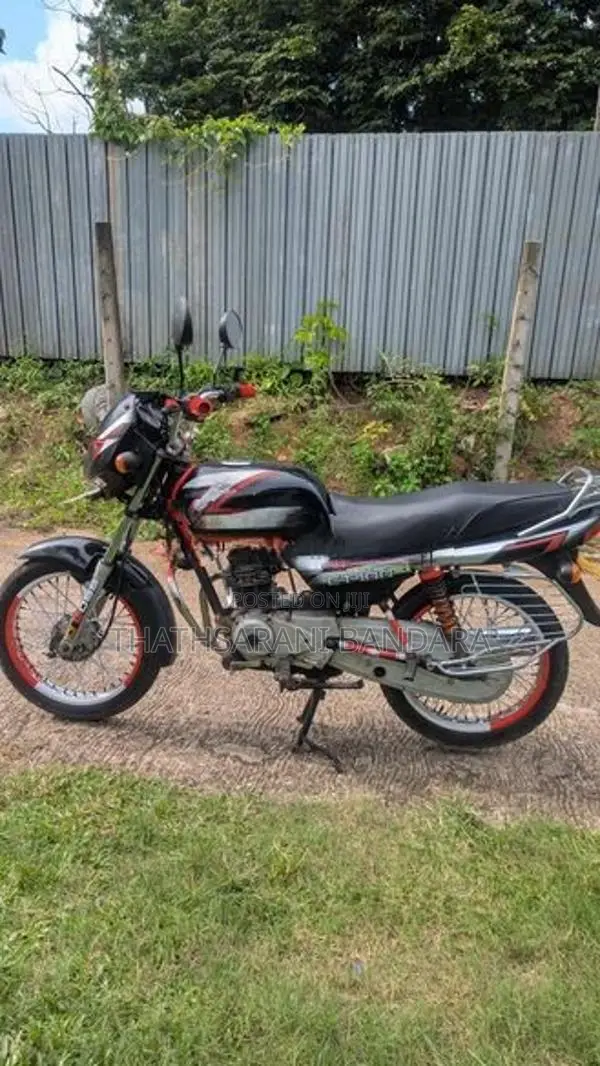 Bajaj CT100 2011