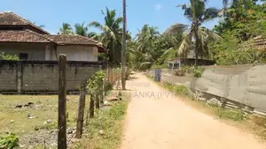 HHL0324 - Land for Sale in Vantharumoolai