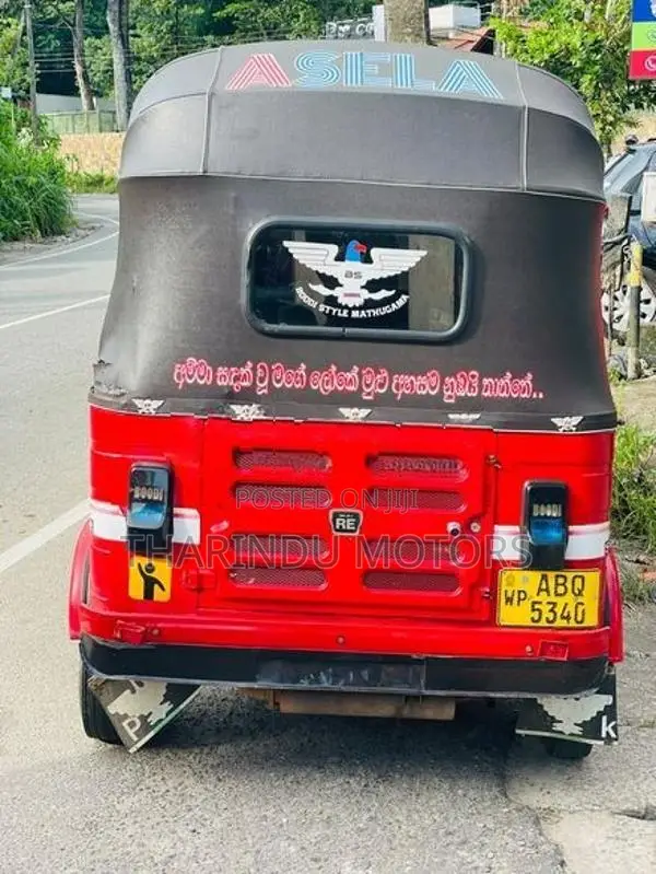 Bajaj RE 2017
