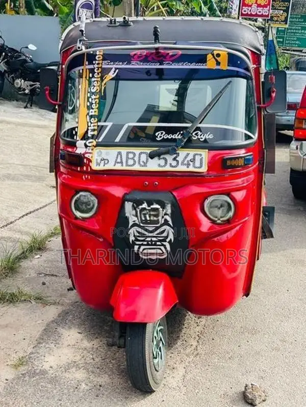 Bajaj RE 2017