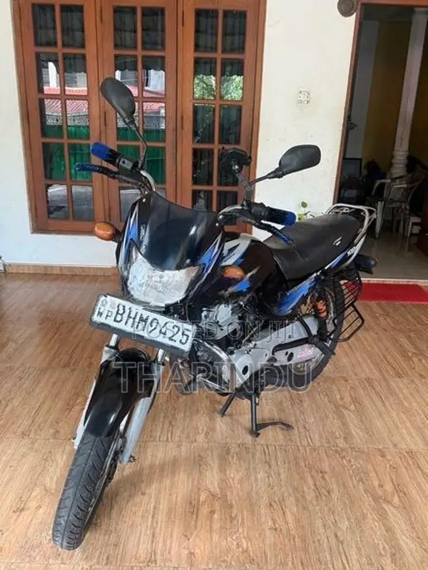 Bajaj CT100 2018