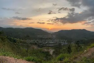 හැටන් වටවල අගනා බිම් කොටස්