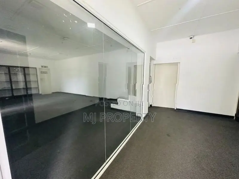 ( YC-1188) Highly Valuable Commercial Building Rent in Nugegoda