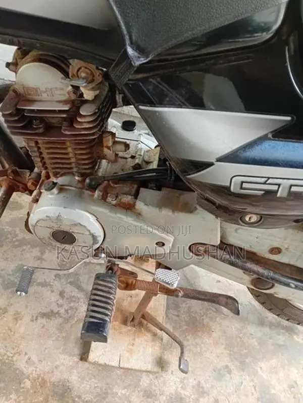 Bajaj CT100 2010