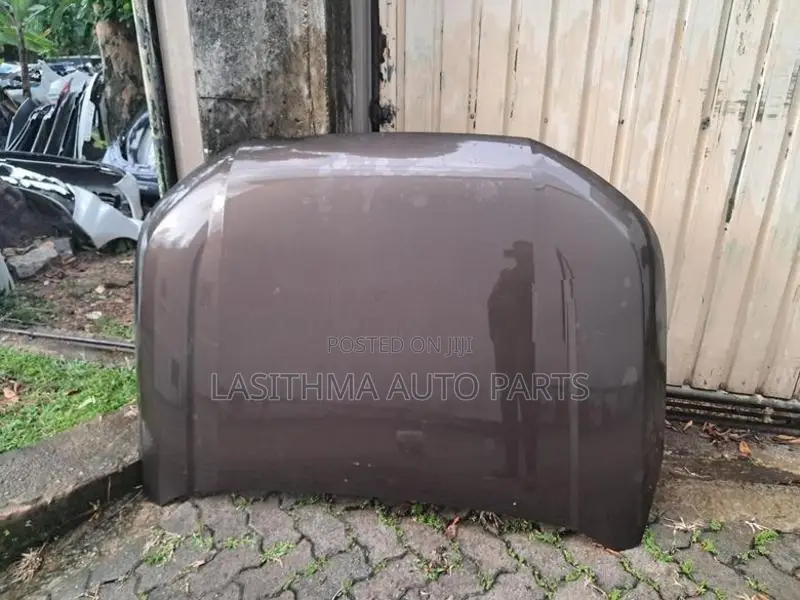 L 200 New Bonnet