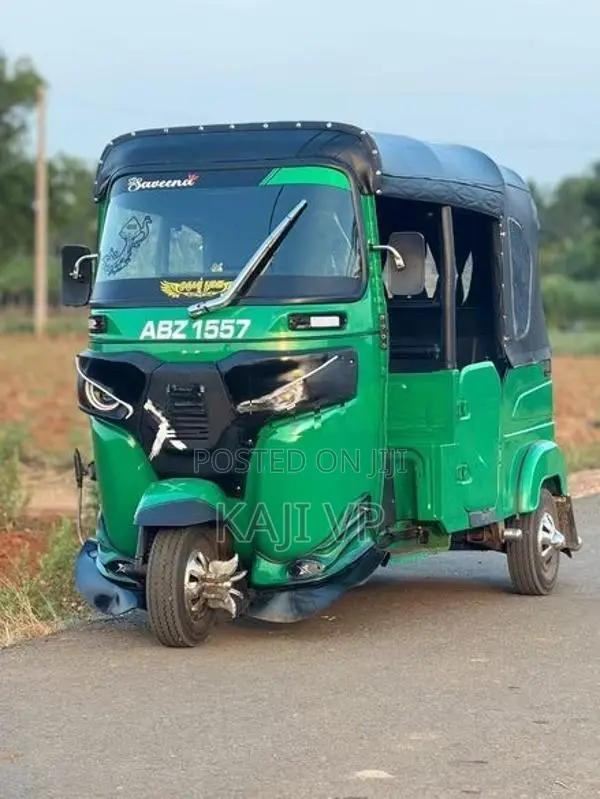 Bajaj RE 2025