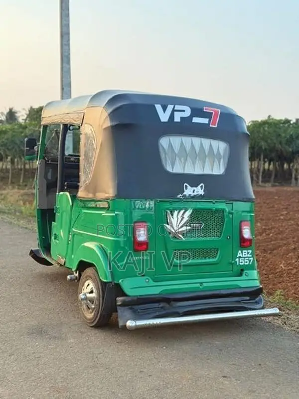 Bajaj RE 2025